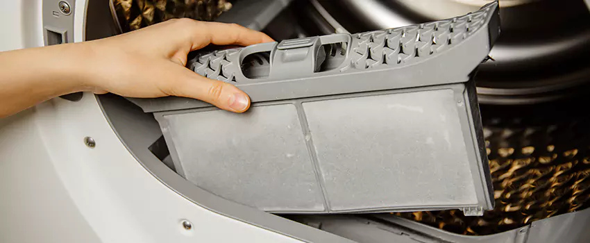Signs Of A Clogged Dryer Lint Trap in Elk Grove Village, Illinois